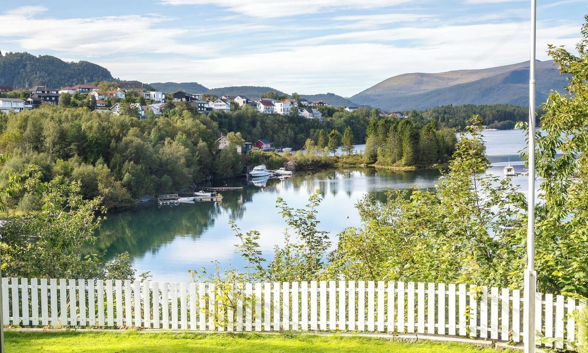 Alesund Apartment | Apartment with stunning fjord view near Ålesund
