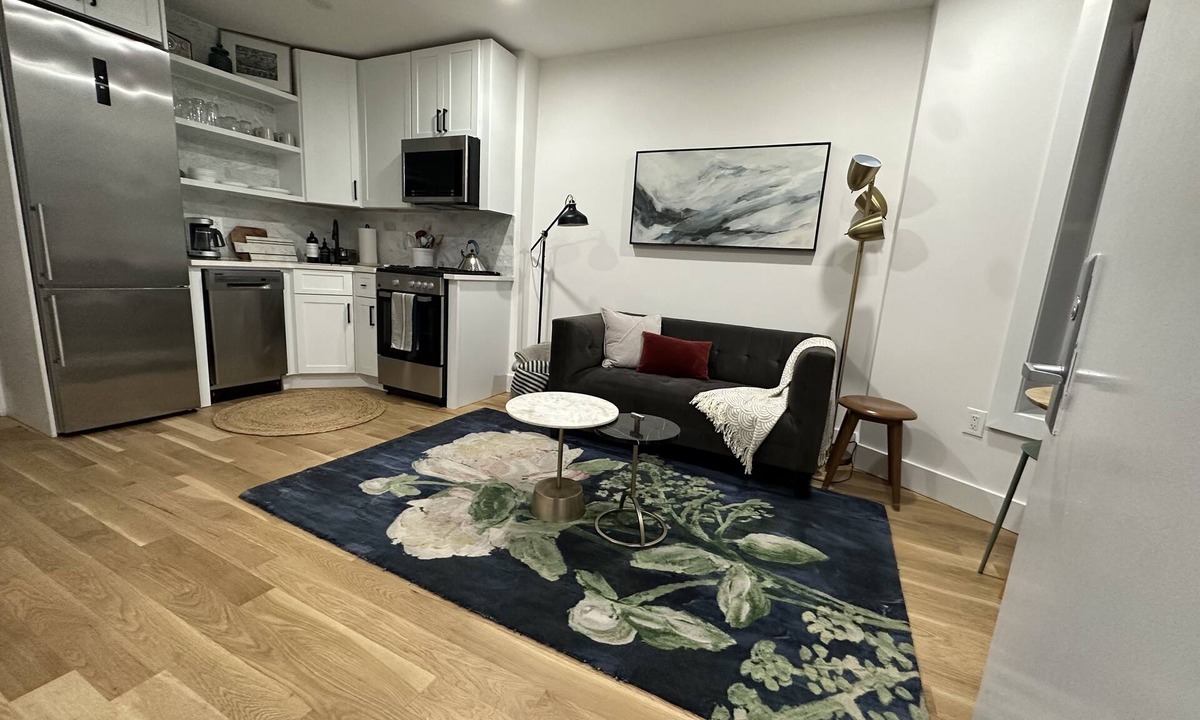 Bedford-Stuyvesant Apartment | Beautiful large true 2 bed room/2 full bathroom in a Brooklyn brownstone