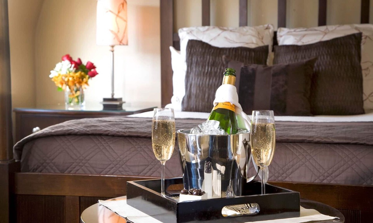 Columbus House | Clarendon Square