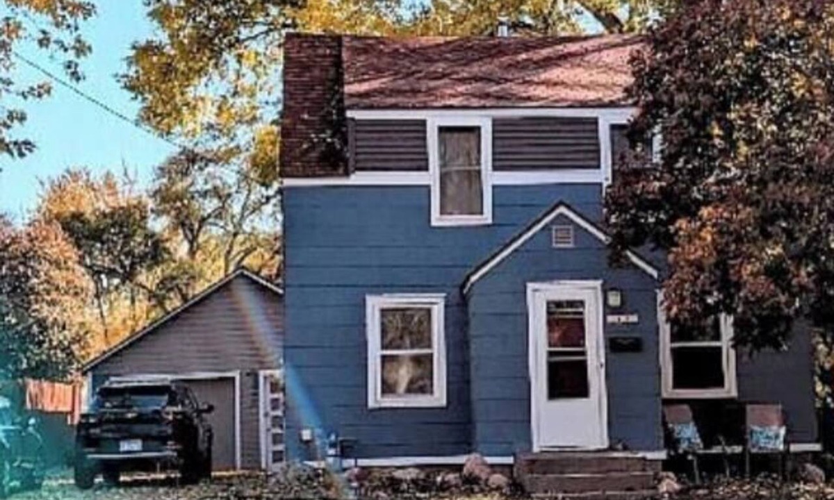 Faribault House | Cottage cozy 3bdrm, 1.5 baths in soothing Faribault nestled on the East side.