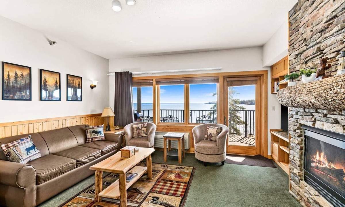 Two Harbors Apartment | Panoramic Lake Views | 2BR w/King Suite | Pools