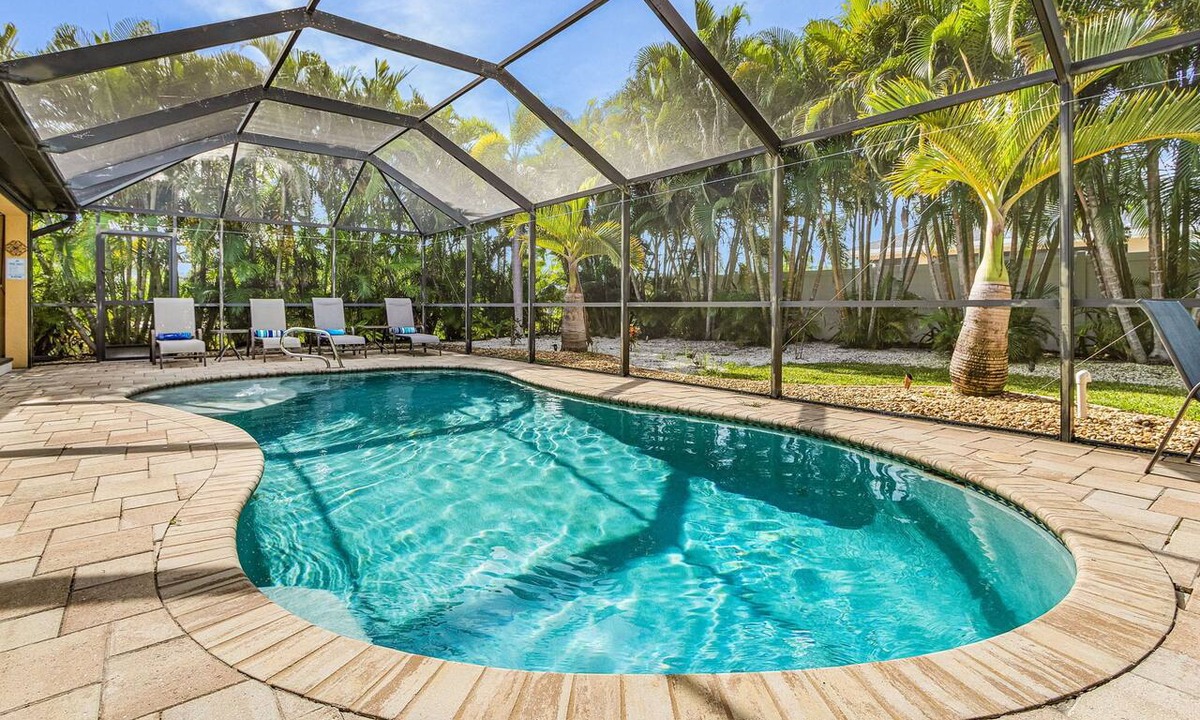 Pelican Hotel | Private Off-Water Property w/Hot Tub & Heated Pool! Villa Francene - SWFL Rentals