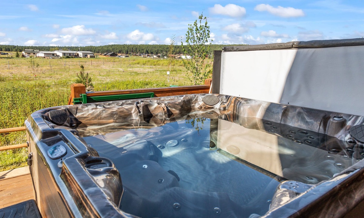 Fort Valley Cabin | Summer Retreat, Dog Friendly, Fenced Yard, Hot Tub, Game Room, Fire Pit