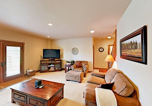 Beautifully Updated Home w/ Private Hot Tub & Mountain Views in Fraser
