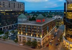 Hampton Inn & Suites Buffalo/Downtown in Downtown