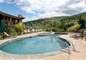 Mountain Views in Snowmass! Balcony W/Grill, Wood FP, Pool, Hot Tubs, Parking & Elevator Access in Snowmass Village