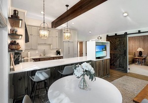Summer in Snowmass! Bright Corner Condo w/Views, 2 Balconies, Pool/HT, Parking & Trail Access in Snowmass Village