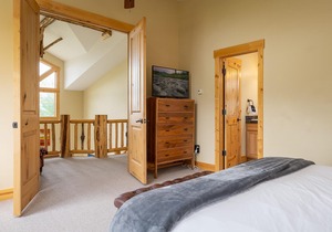 Sweeping Valley Views | Spruce Ridge 714H | Ski Getaway | Families Welcome! in Fraser