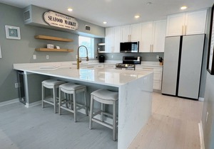 Walkable to the Best Eats of IRB! Family Sized Indian Rocks Beach Condo in Indian Rocks Beach
