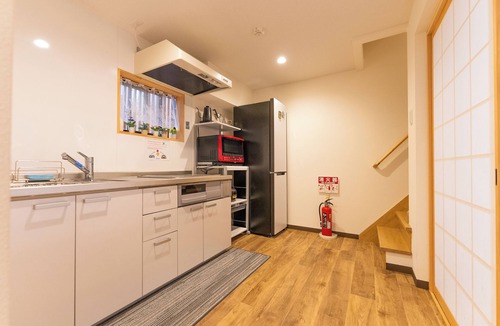 Tanimachi House | 15 min. walk to Shinsaibashi Quiet residential house in the city center 5 min. to Tanimachi 6-chome subway station 5 min. to Matsuya-cho station on Nagahori Tsurumi-ryokuchi line