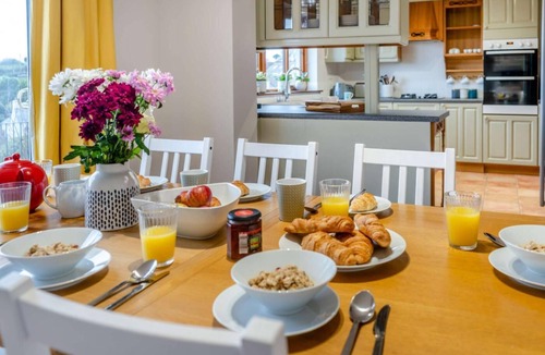Manorbier Cottage | 4 Bed in Tenby (oc-vv27177)