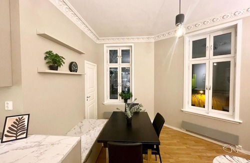 Oslo City Centre Apartment | 4 bed riverside apt