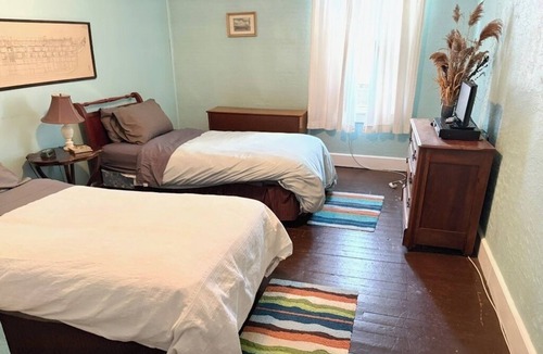 Algoma Apartment | Beautiful Apartments in a turn-of-the-century historic building-Apt A
