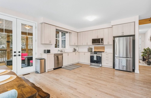 Dwight Cottage | Brand New spacious & beautiful cottage in Northern Lights - Huntsville, Muskoka