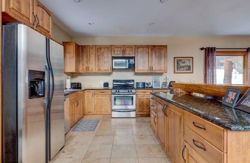 Blue River House | Breck Mtn Home: Hot Tub & Views