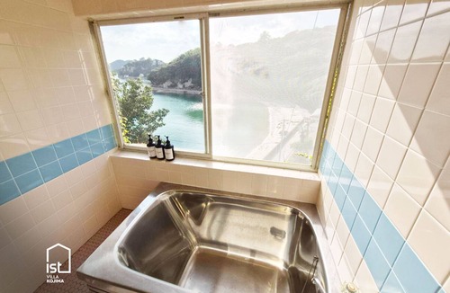 Hinasecho Hinase Villa | Central Island Villa near Shops Family Friendly and Convenient