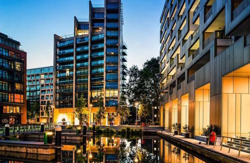 Churchill Apartment | Executive 2-bed Penthouse with View- 15mins to Victoria Station