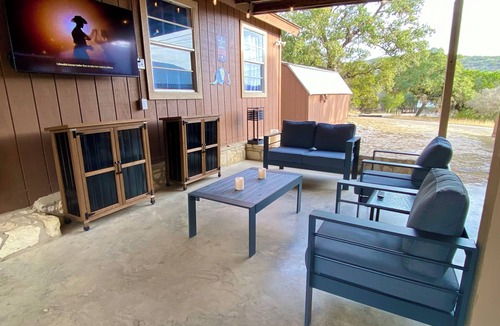 Concan House | Fantastic Pool, Hot Tub, Cabana, Mt. Views, Party Pavilion, 2 Minutes 2 Frio!