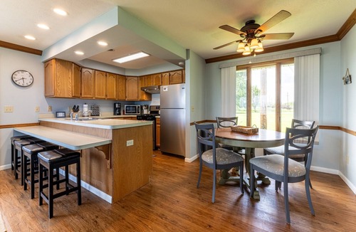 Huron House | Kenna's Cottage Lakefront 2 bedroom guest house