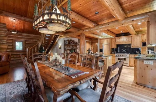 Bass Lake Cabin | Luxury Log Cabin Bass Lake, Air Conditioning, backup generator, no cleaning fees