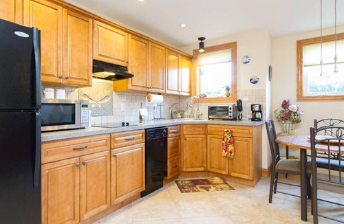 Mattituck Apartment | MATTITUCK #1 Winery and Beach Town ! SEPT SPECIAL DISCOUNTS !
