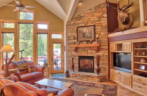 Blue River House | Moose Meadow Retreat Private Home with Hot Tub