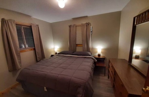 Au Train Apartment | Ontario @ Kimar`s Resort Lk SUP
