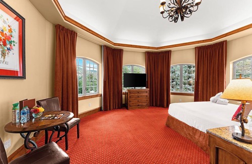 Vail Hotel | Premium Mountain View Unit | Amazing Mountain View w/Hot Tub and Parking!