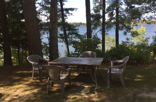 Hackensack Resort | Rainbow's End Resort - Pink Cottage - Newly Remodeled with Private Beach