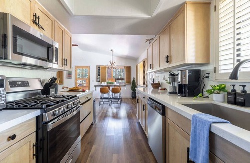 Kachina Village Cabin | Twin Pines Cabin with Fireplace