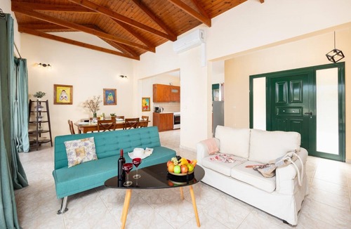 Kefalas Villa | Villa Phoebe - Three Bedroom Villa, Sleeps 6