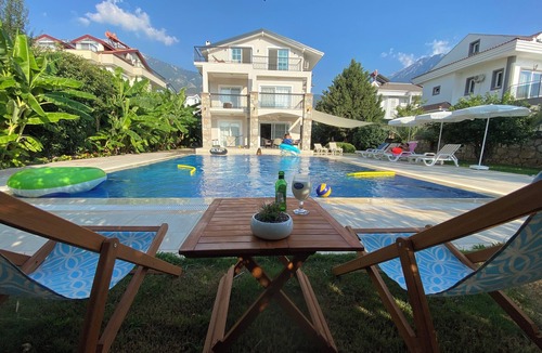 Hisaronu Villa | Villa with private pool and garden in Ölüdeniz Fethiye
