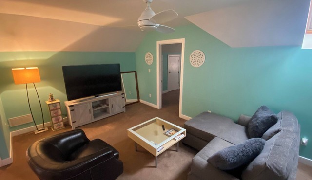 1Bedrm + full kitchen and minutes to beach& a block to trail for 2 . in Rehoboth Beach