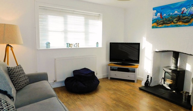 22 Cliff Road - stunning, beautifully renovated, contemporary, end terrace cottage in Sheringham
