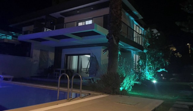 3-bedroom villa in charming Çeşme with cool AC breeze in Çeşme