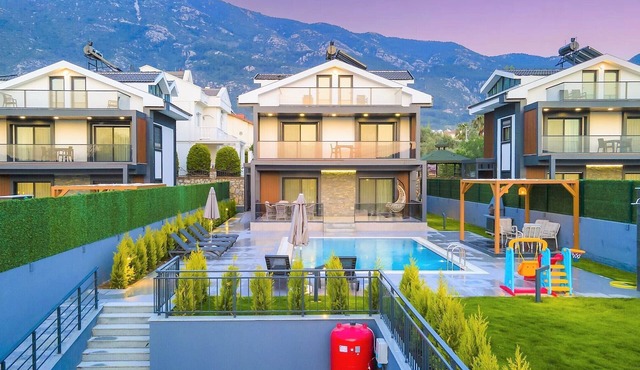 4+1 Luxury Holiday Villa for 8 People with Private Pool in Fethiye Ölüdeniz area in Muğla