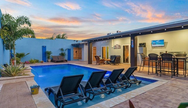 4BR Aruba Villa w/Private Pool Near Mangel Halto in Savaneta