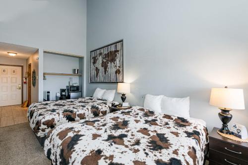 645 Silvercreek Inn Room in Granby