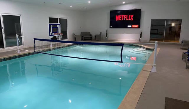 6870 sqft Indoor Pool/Theater Room/Game Room, 10bd in Las Vegas