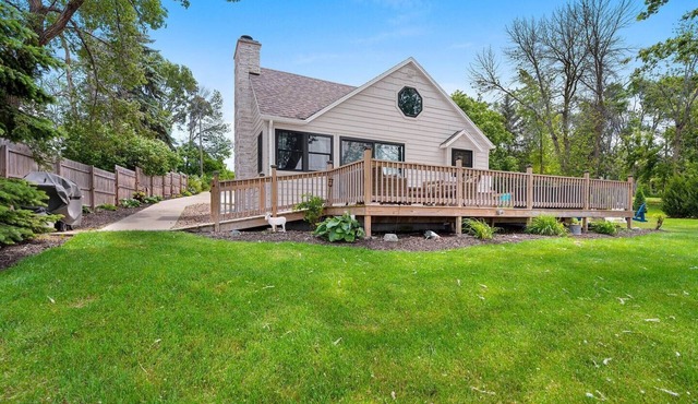 A beautiful bayside cottage perfect for family stays! in Luxemburg
