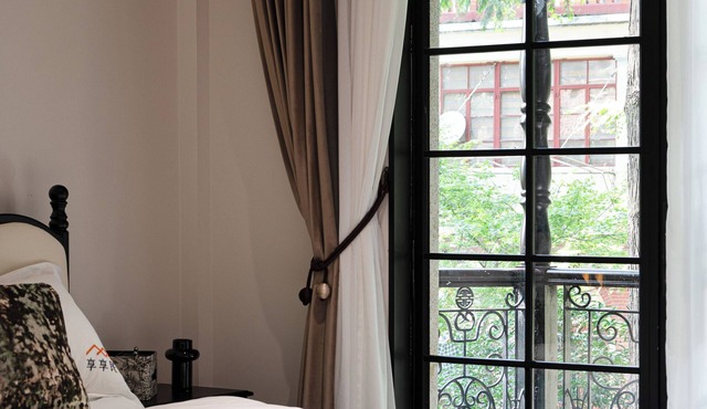 A detached old Shanghai villa in Shanghai