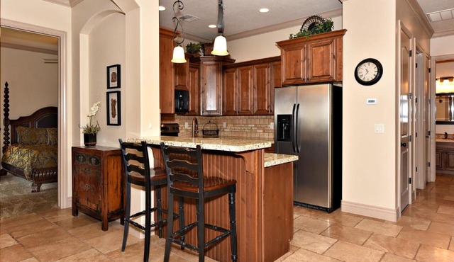 A7-Sierra Sky-Ground Floor 3-bedroom Hillside View in Washington