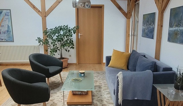 Art meets the Classical City - Sunny Roof Apartment in Weimar's Best Location in Weimar