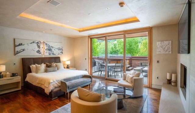 Aspen Penthouse | Rooftop Hot Tub & Mountain Views in Aspen