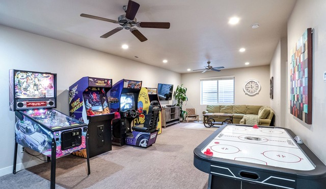 Awesome Arcade House: Private Hot Tub, Game Room, Theater! in Santa Clara