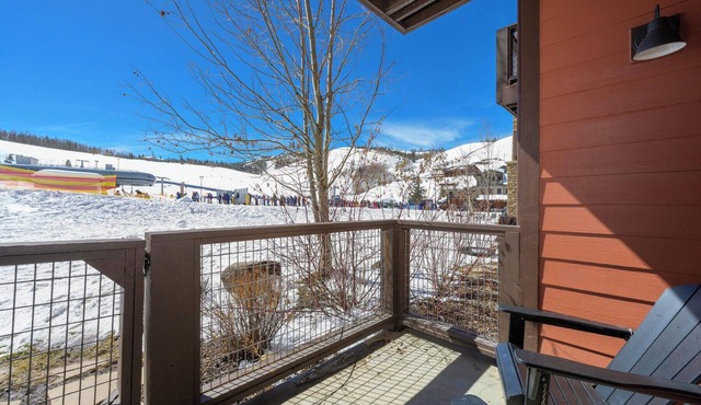 Base Camp 105. Ski-in/Ski-out. Steps to lift. in Granby