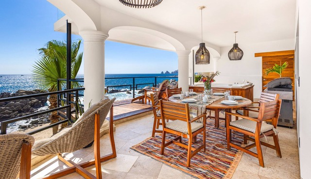 BEACH FRONT Elegance at Casa Bruma: Cabo's Escape with Jacuzzi in Cabo San Lucas