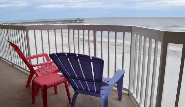 Beachfront! Charleston Oceanfront Villa 2 Pools Oceanfront Covered Deck Elevator in Folly Beach
