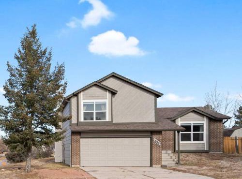 Beautiful Mountain Views Close to Hiking Trails in Monument