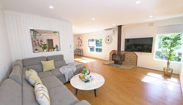 Best Location Entire House Huge parkland doorstep in hallam